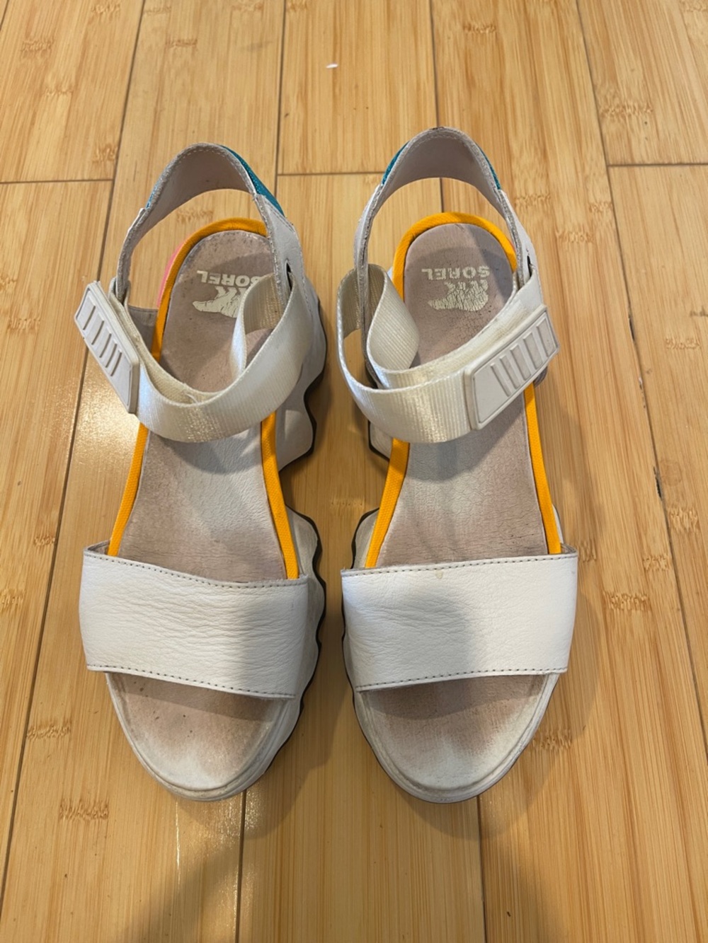 Sorel Kinetic  White Sandal with Orange Accent Ankle Strap 7.5 Women wedges